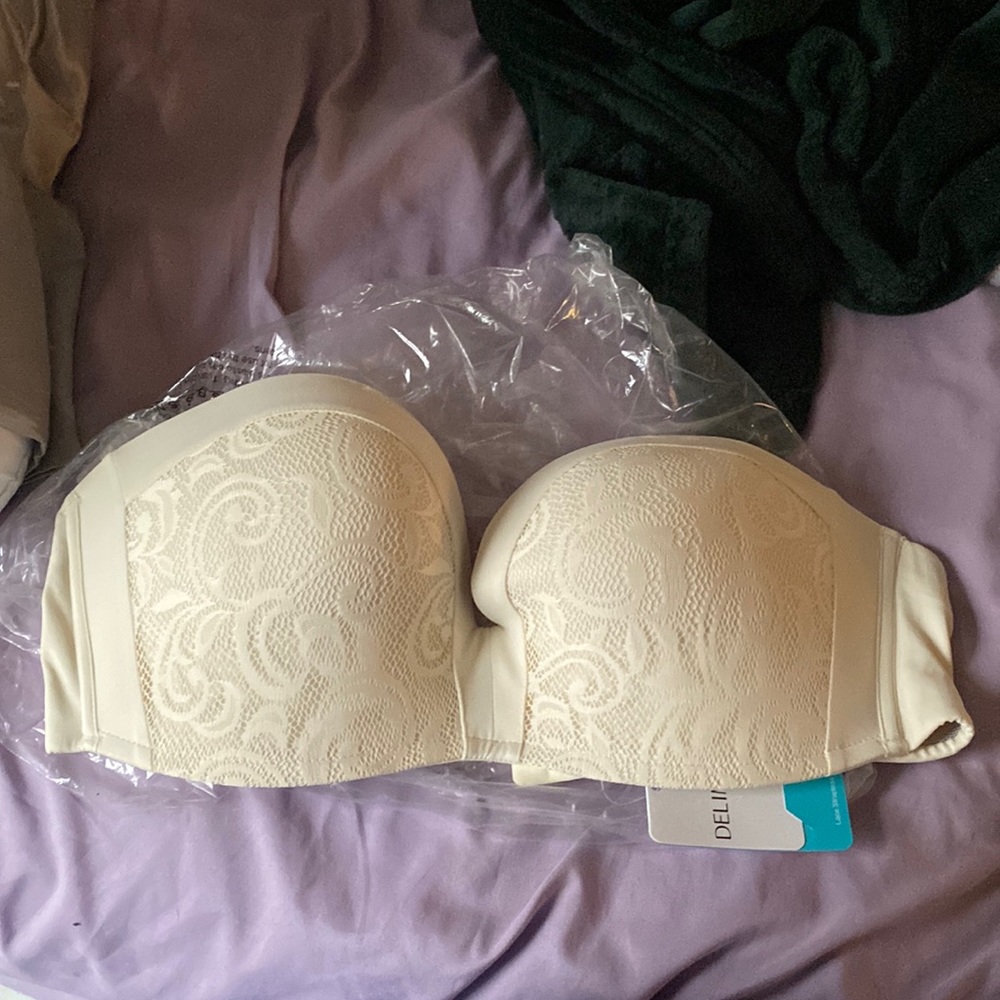 NWT Delmira strapless underwire bra